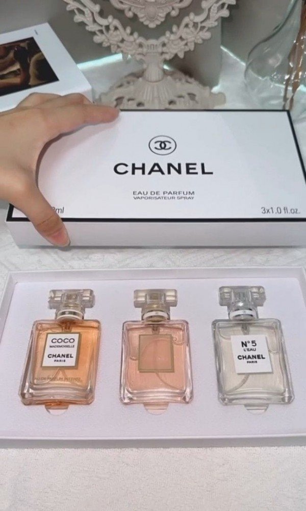 Chanel Coco Mademoiselle Paris Gift Set of 3